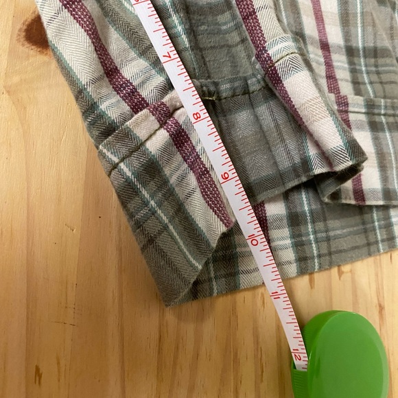 Nobo Bermuda shorts. Med-rise, 9 1/2” inseam. Green, white, burgundy Sz 9 JR - Picture 8 of 8